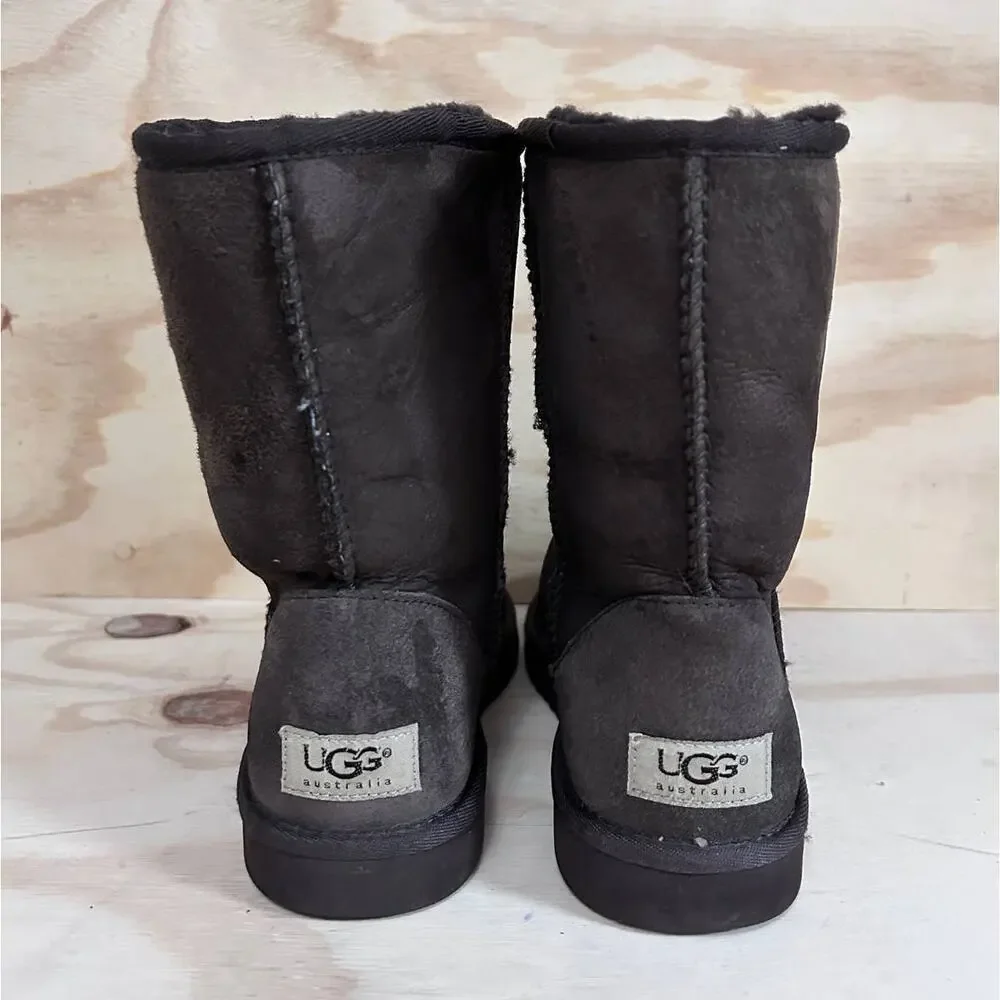 UGG Australia - Classic Short II - Boots - Black - Women's - 7 - S/N 5825